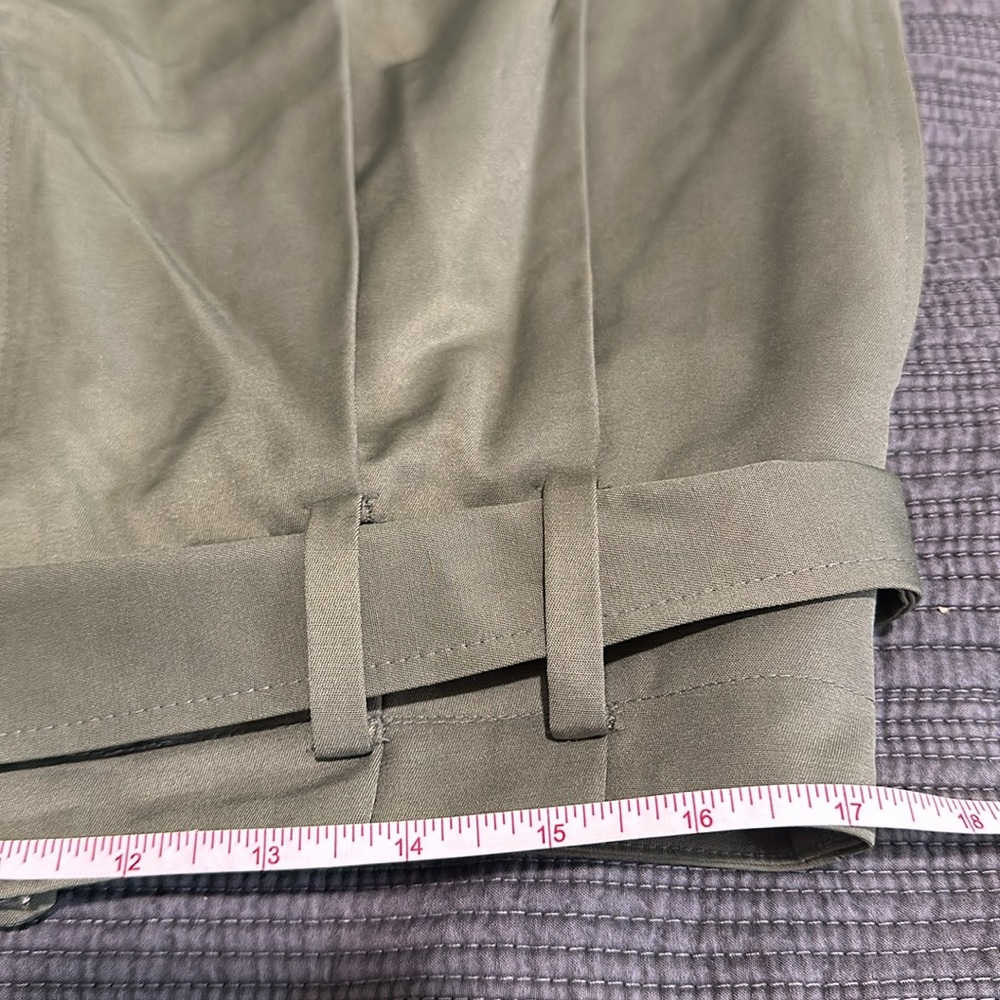 Elizabeth and James || NWT|| High Waisted Pleated Belted Shorts - Picture 8 of 16